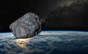 asteroide sopra la l'atmosfera terreste